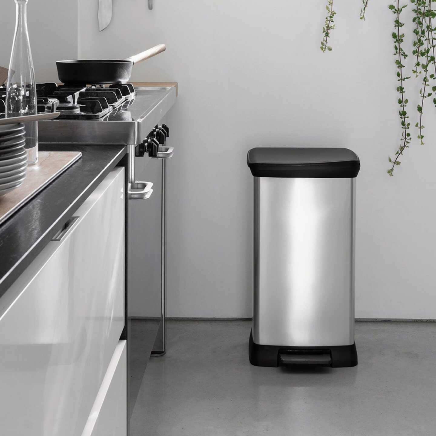 Curver Deco 13 Gal. Trash Bin Image 2
