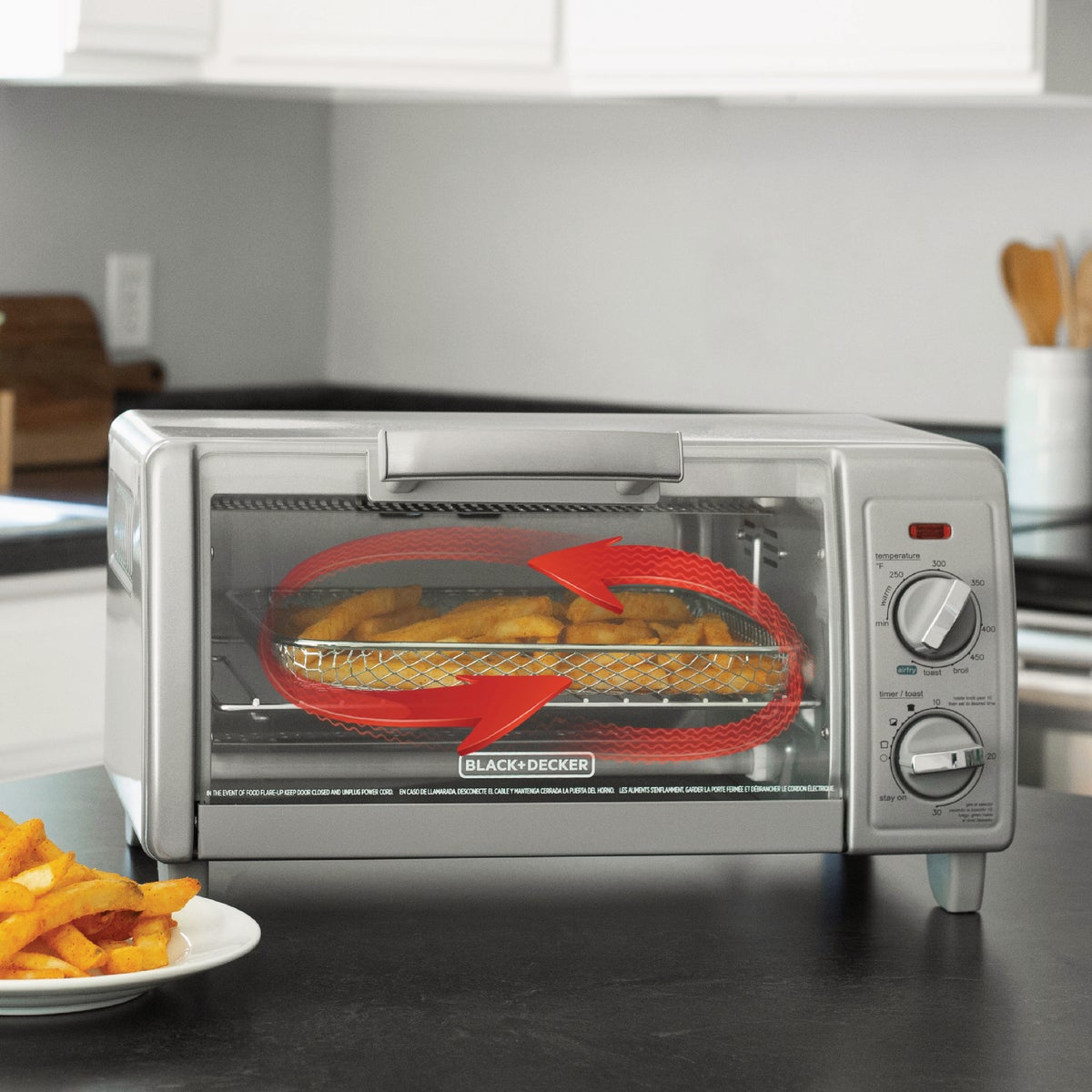 Black & Decker Crisp 'N Bake 4-Slice Toaster Oven Image 2
