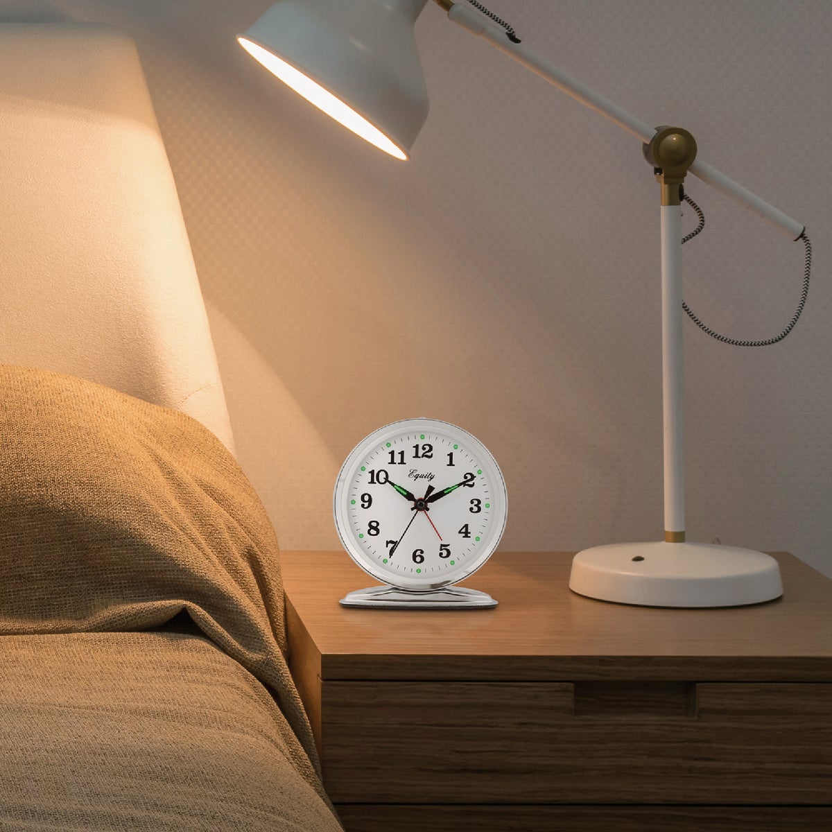 La Crosse Technology Equity Keywound Loud Bell Alarm Clock Image 2