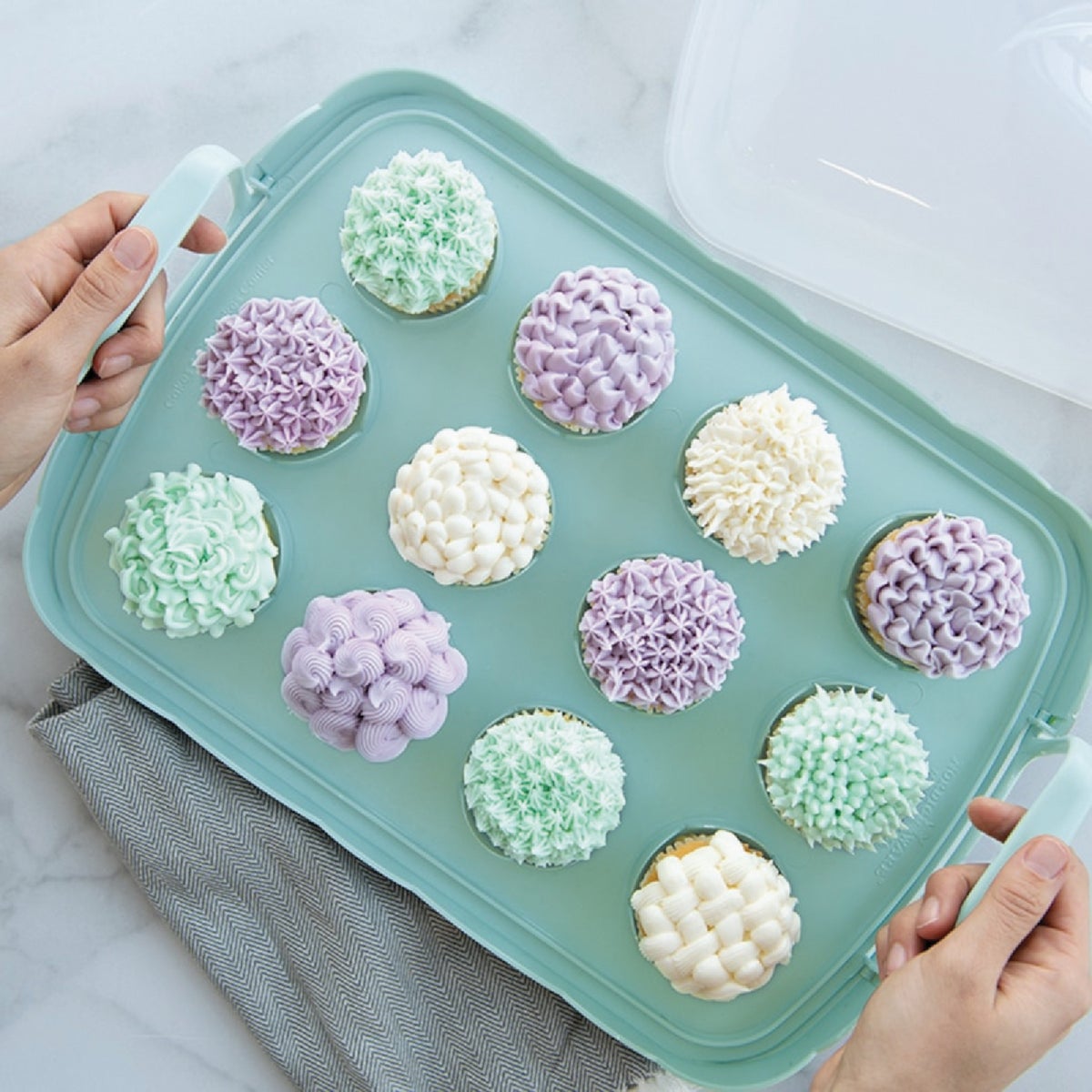 Nordic Ware Reversible Cake & Cupcake Carrier Image 4