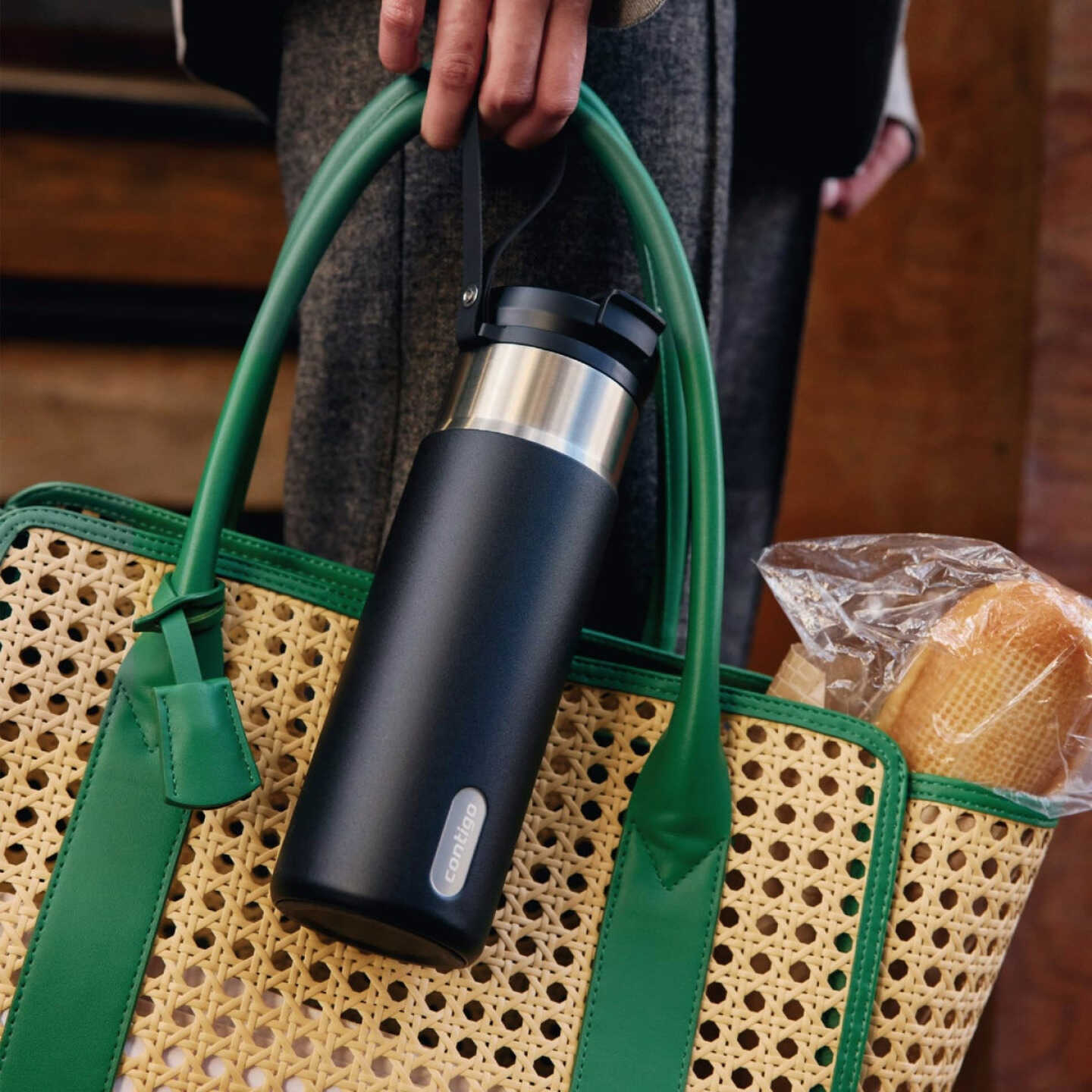 Contigo DualSip 20 Oz. Leakproof Insulated Water Bottle with 2-Way Lid, Black Image 3