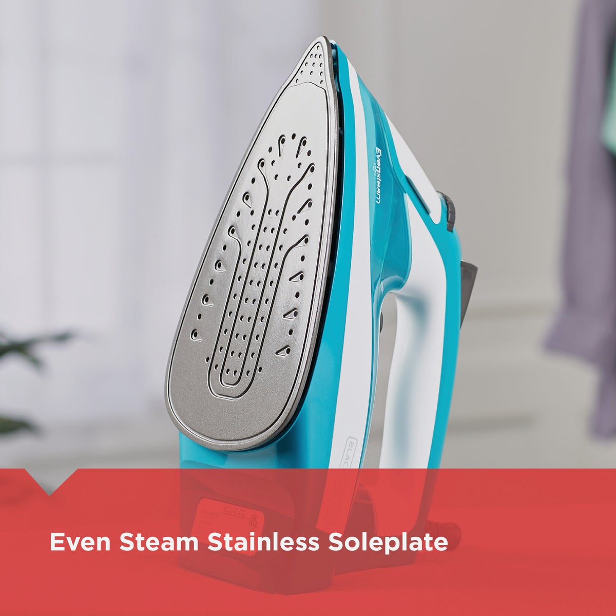 Black & Decker Variable Control Compact Red Steam Iron Image 4