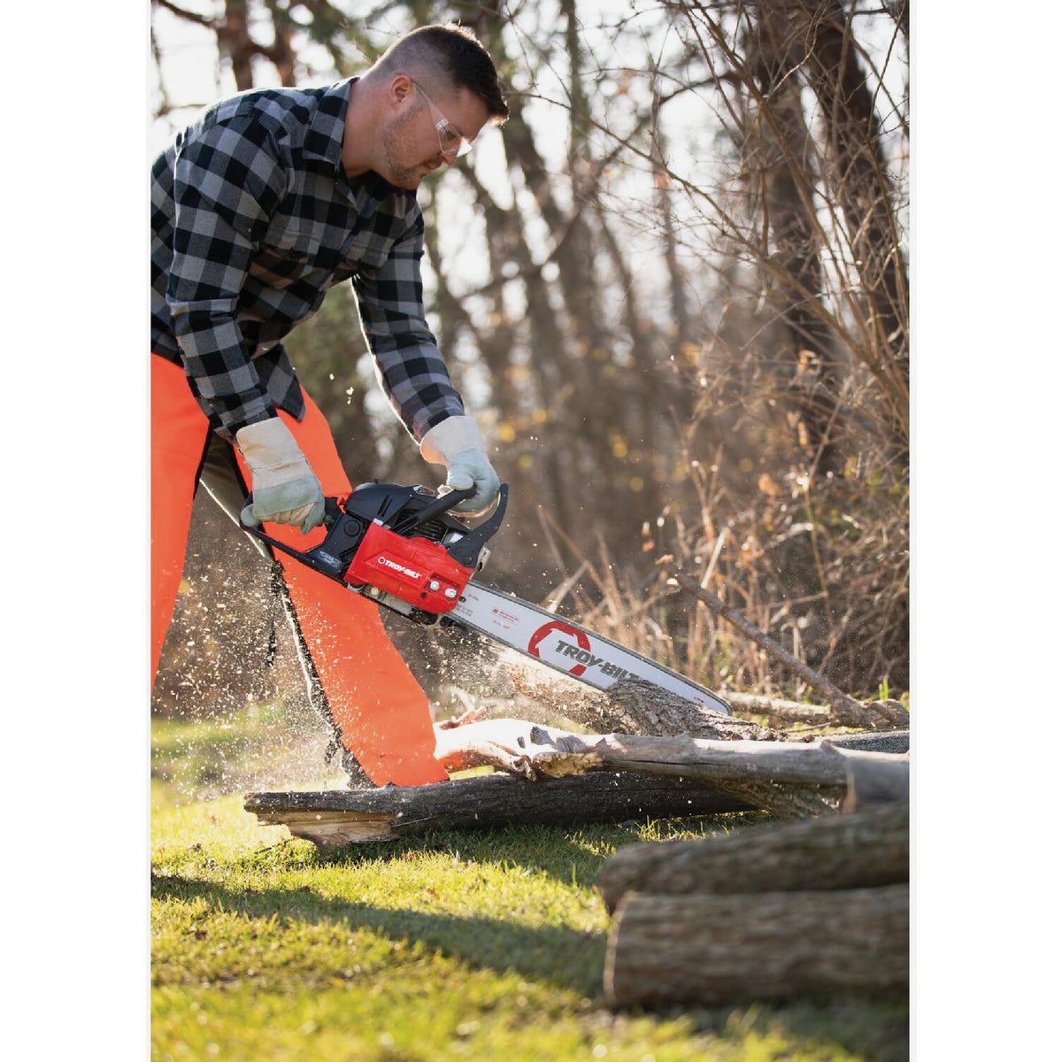Troy-Bilt TB4218 42cc 2-Cycle 18 In. Gas Chainsaw Image 2