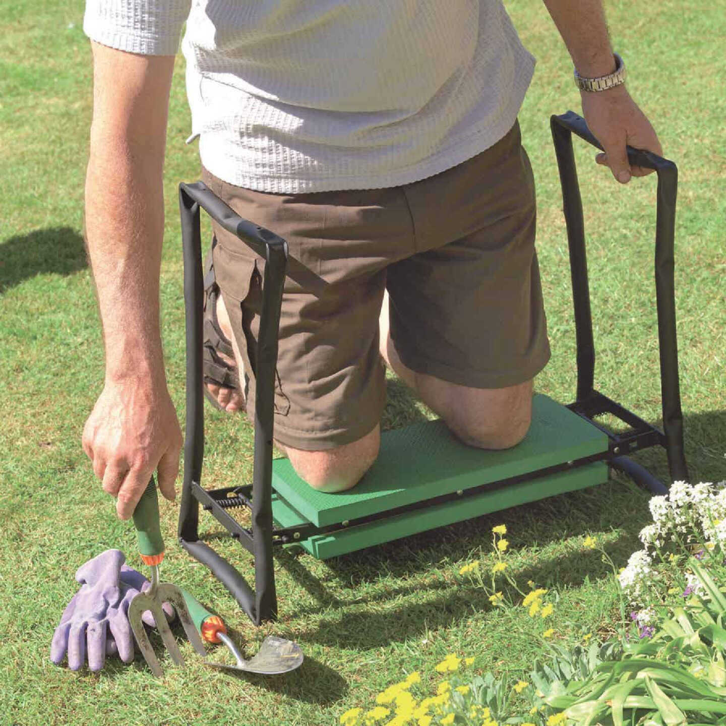 Best Garden Green Foam Pad with Black Steel Frame Garden Kneeler Bench Image 2