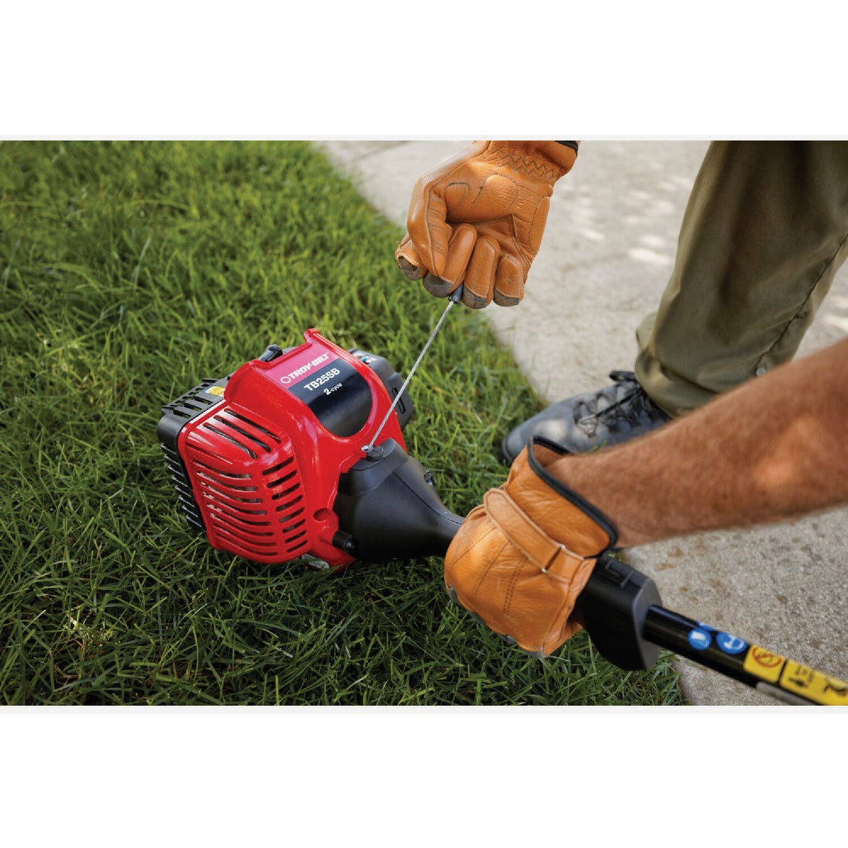 Troy-Bilt TB25SB 25cc 2-Cycle 16 In. Straight Shaft Gas Trimmer Image 3