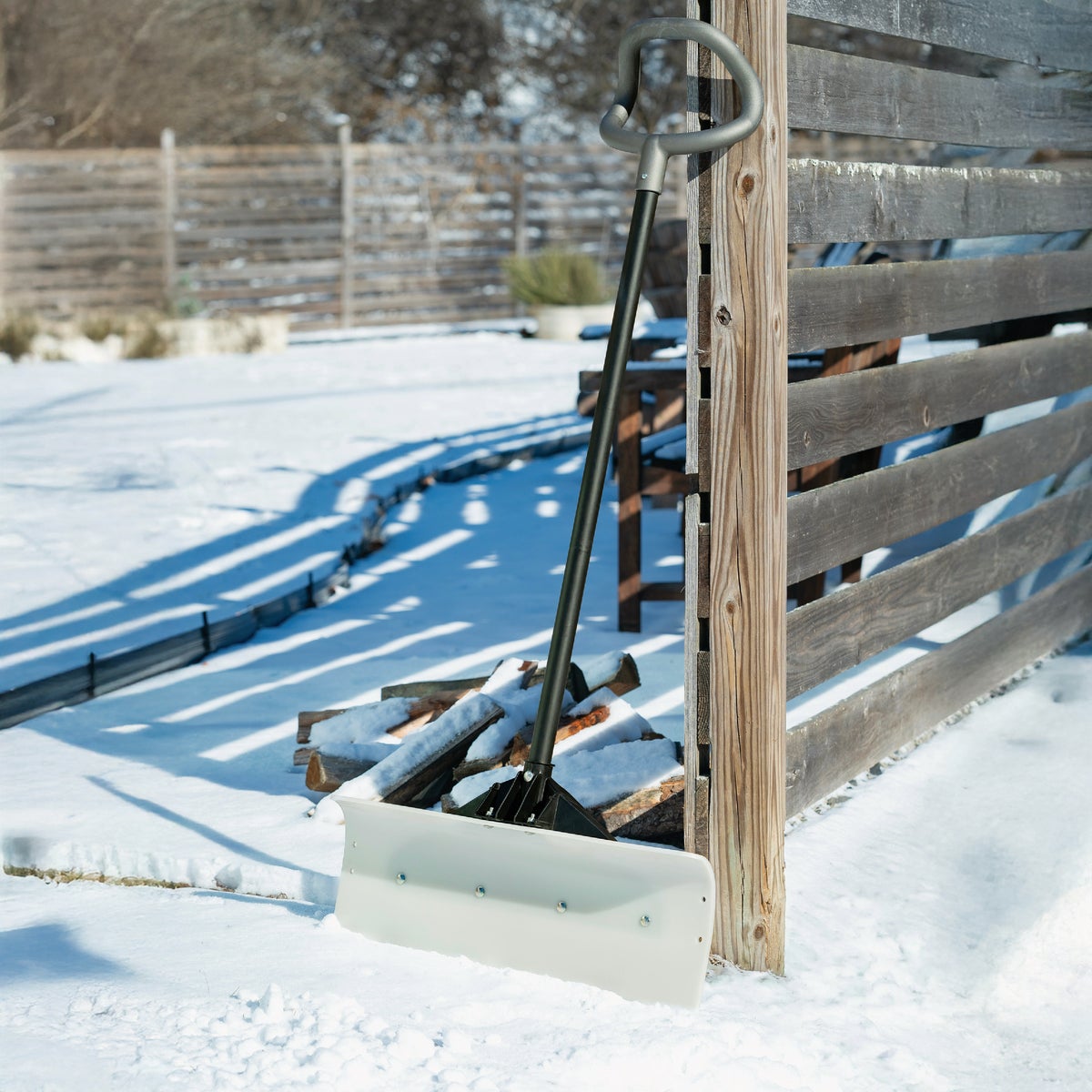 Suncast 24 In. Ultra High Molecular Weight Steel & Resin Snow Pusher Image 2