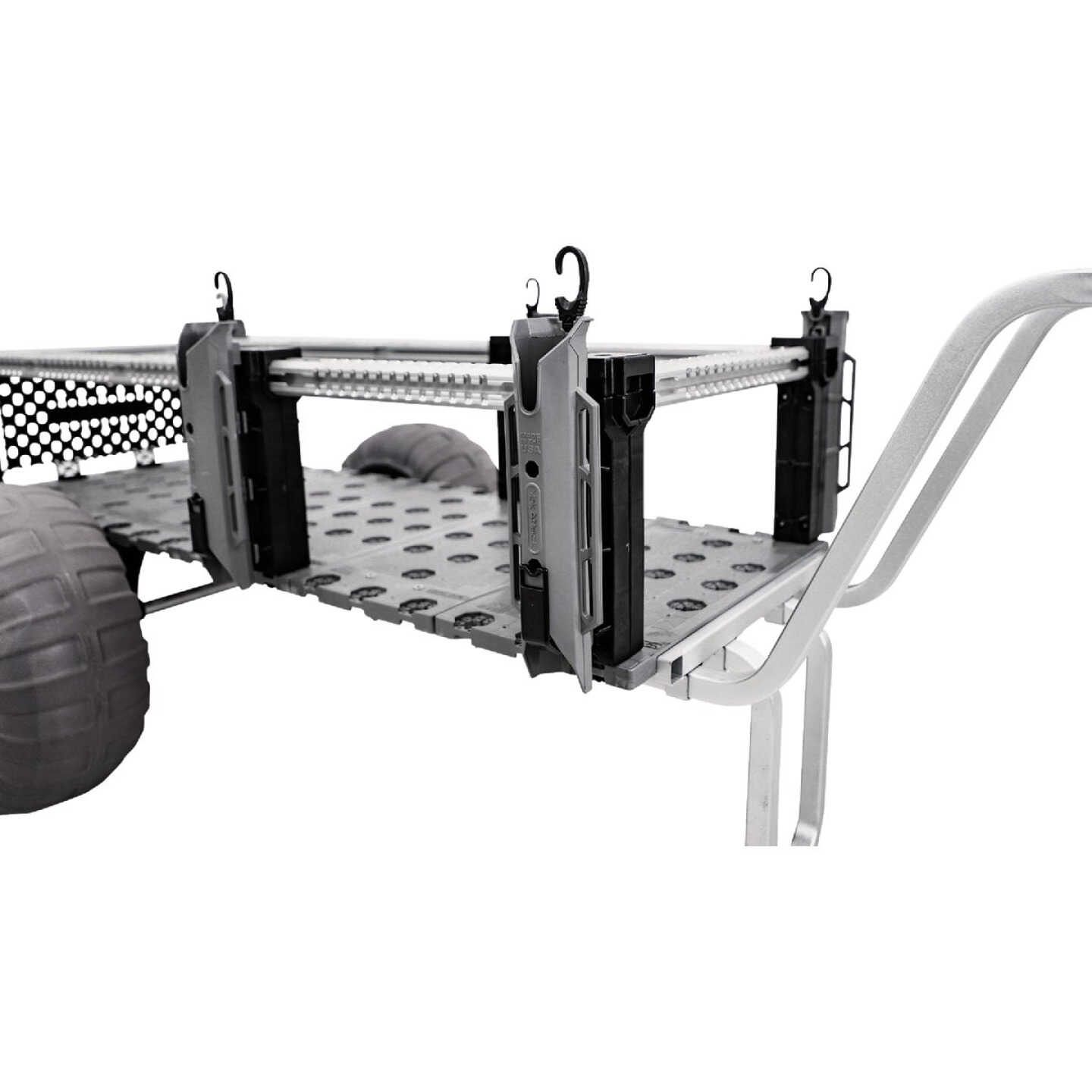YakAttack SandRig 20 In. x 54 In. Surf Cart with 16 In. Balloon Tires Image 4