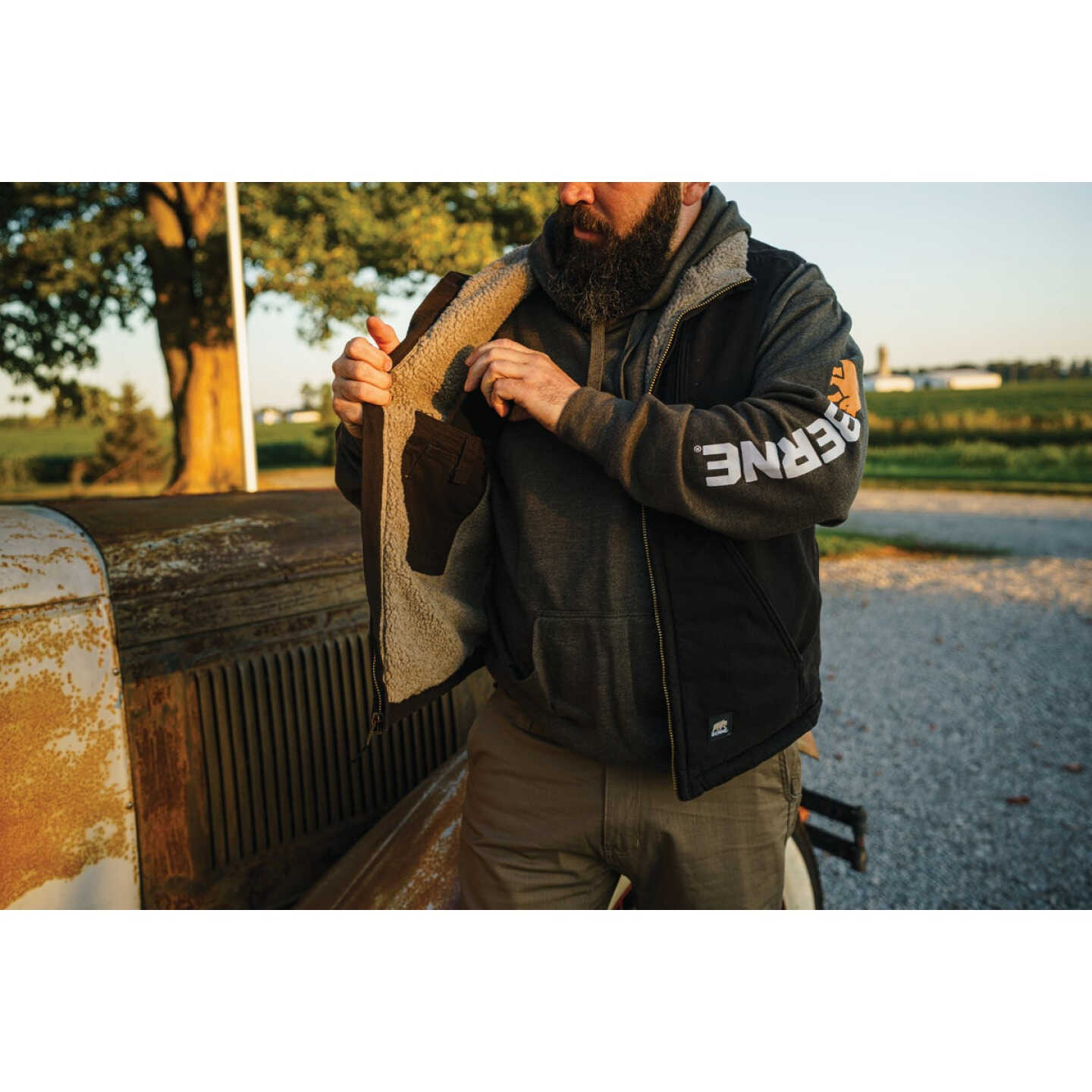 Berne Heartland Men's XL Bark Sherpa-Lined Washed Duck Vest Image 2