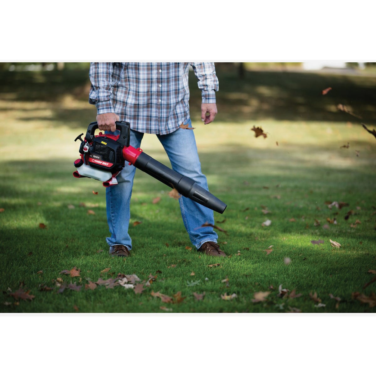 Troy-Bilt TB400 180 MPH 400 CFM 25cc Gas Blower Image 2