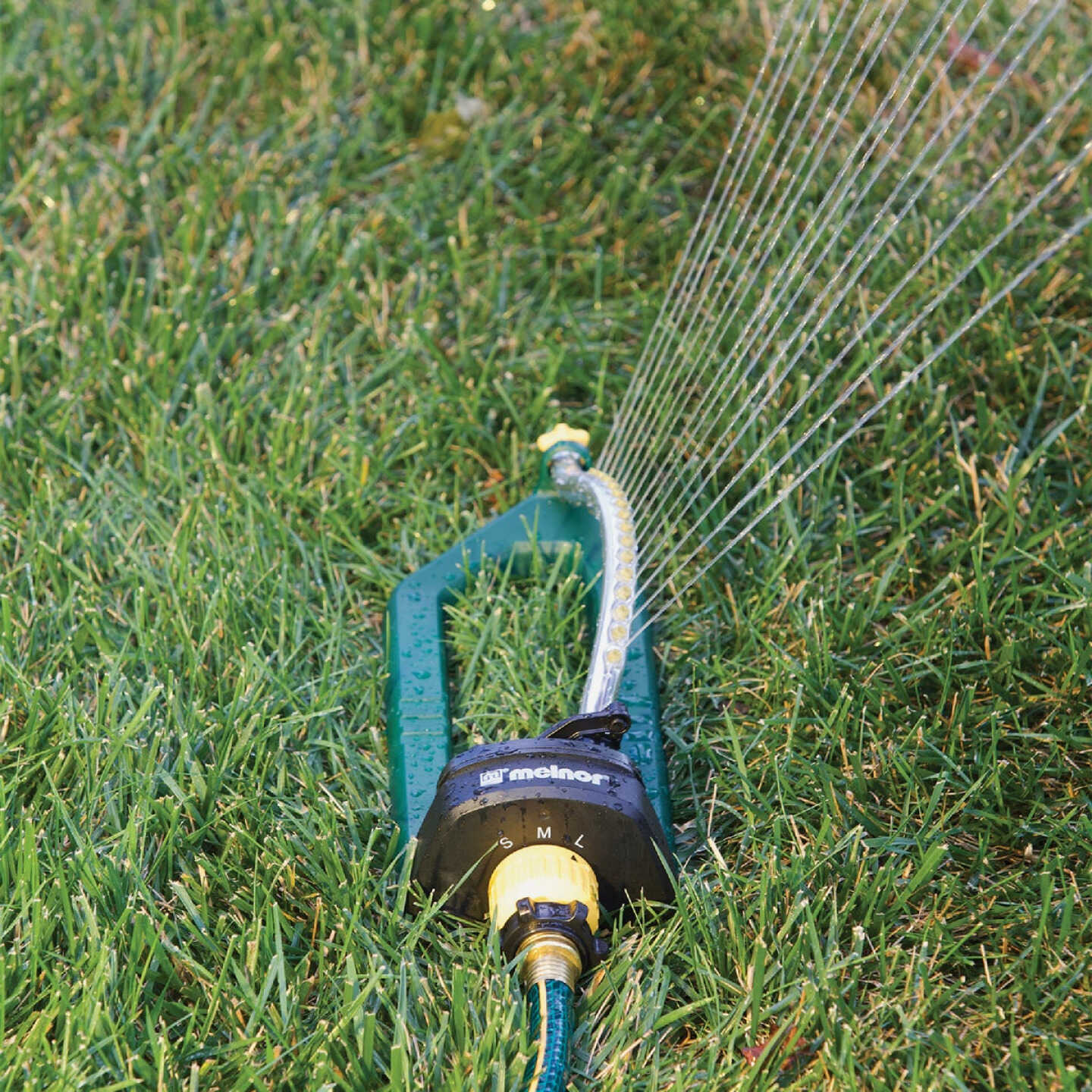 Melnor EasyGrow 3000 Sq. Ft. Oscillating Sprinkler Image 2