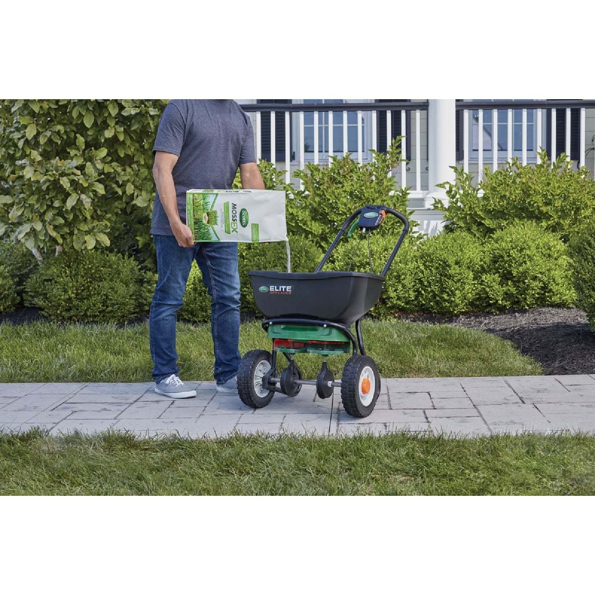 Scotts MossEx 18.37 Lb. 5000 Sq. Ft. Moss Killer For Lawns  Image 3
