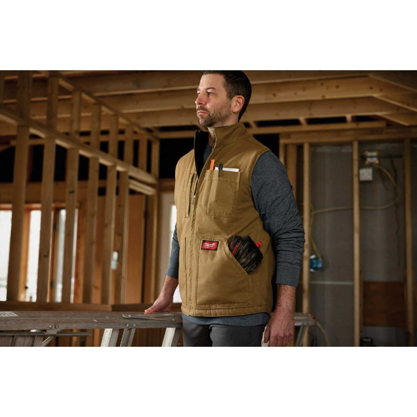 Milwaukee GRIDIRON Men's Large Brown Sherpa-Lined Vest Image 4