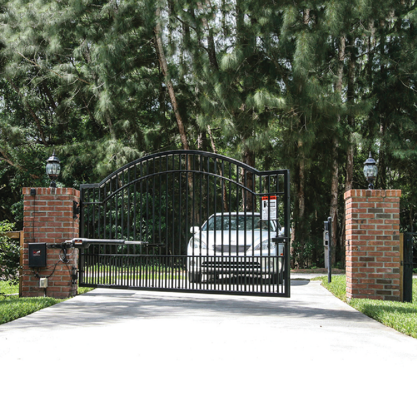 Mighty Mule MM571W 18 Ft. 850 Lb. Heavy-Duty Single Gate Opener Kit Image 4