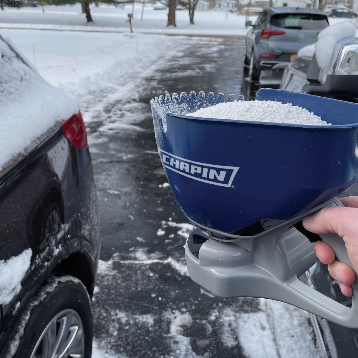 Chapin Salt & Ice Melt Hand Crank Spreader Image 2