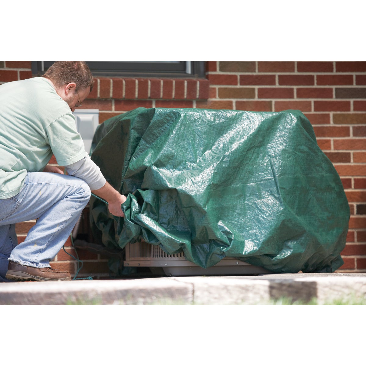 Do it Best 9 Ft. x 9 Ft. Poly Fabric Green Lawn Cleanup Tarp Image 2