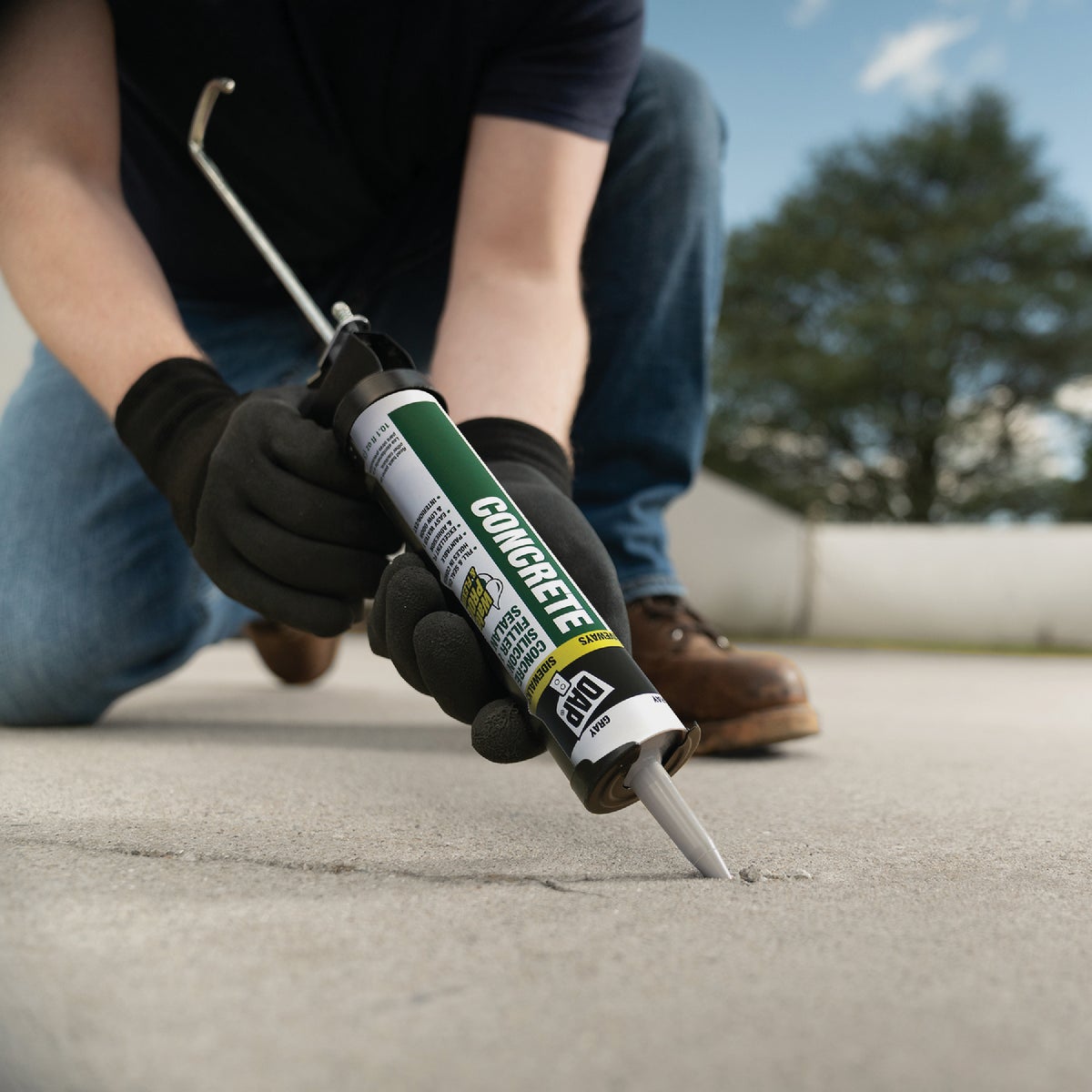 DAP 10.5 Oz. Gray Concrete Waterproof Filler and Sealant Image 6