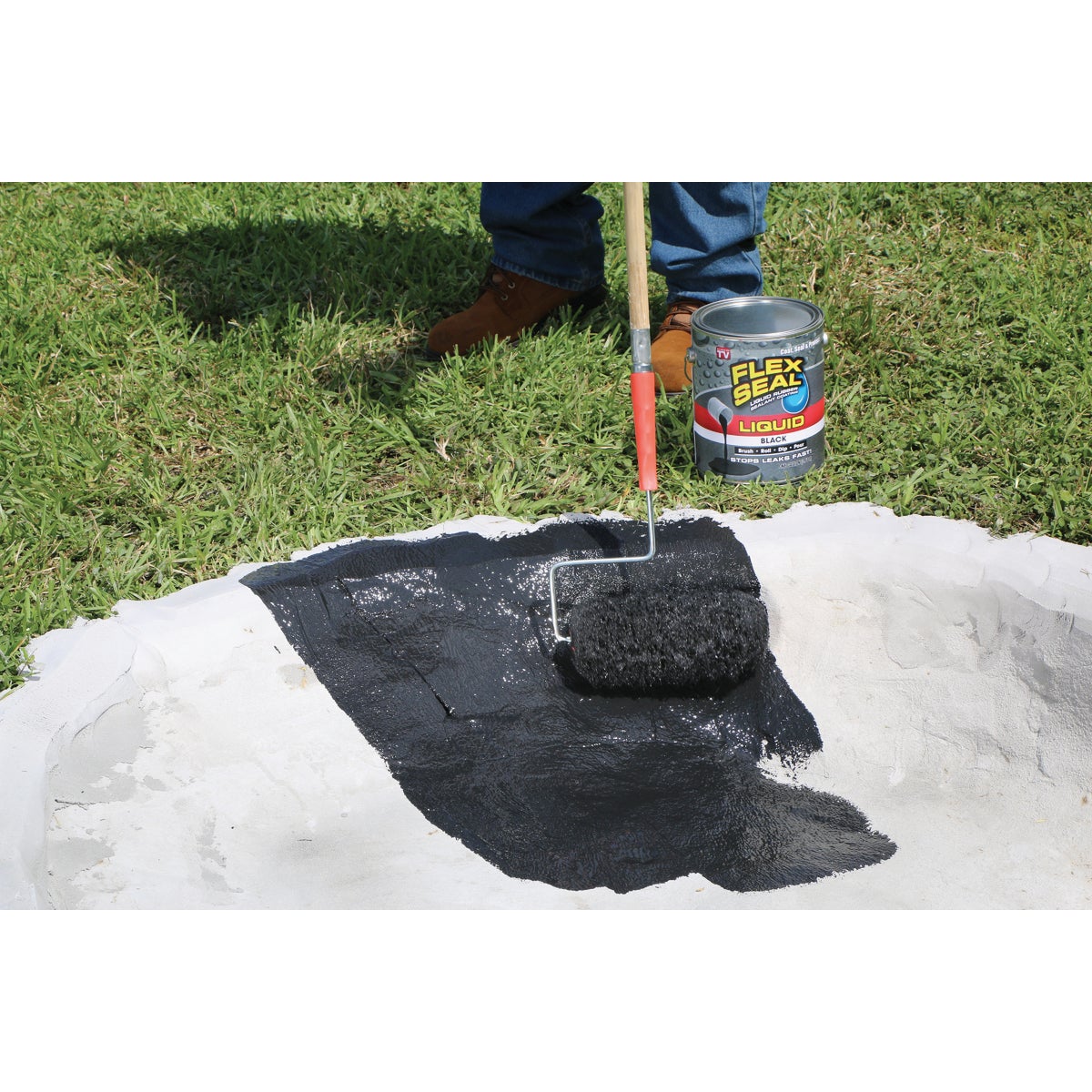 FLEX SEAL 1 Qt. Liquid Rubber Sealant, Black Image 3