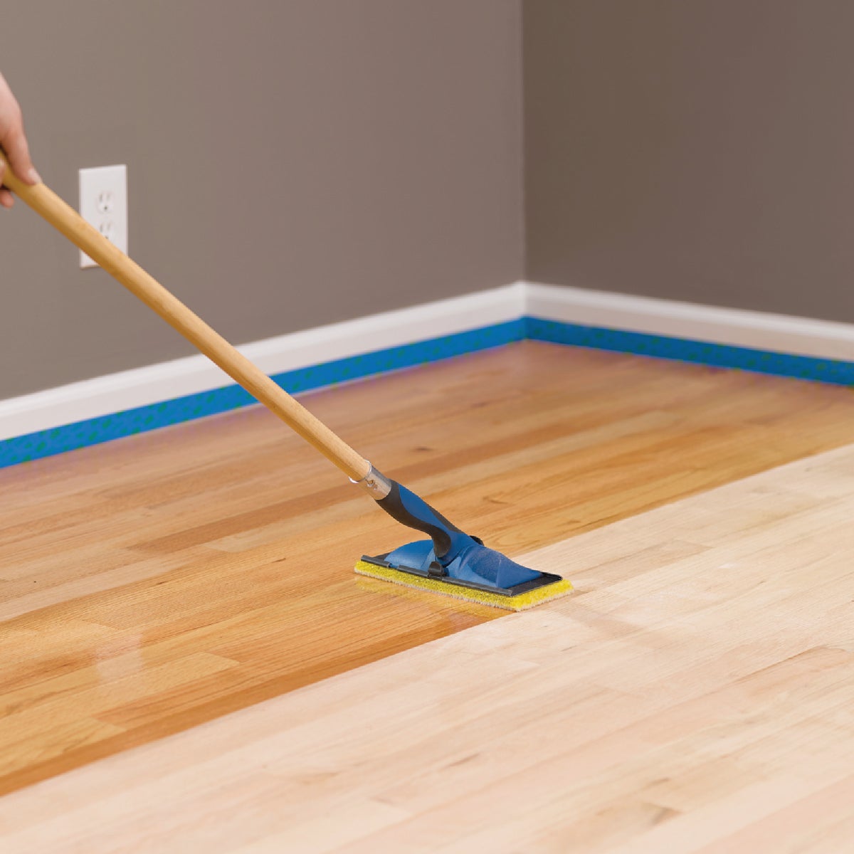 Minwax ULTIMATE 1 Gallon Satin Water-Based Polyurethane Floor Finish Image 2