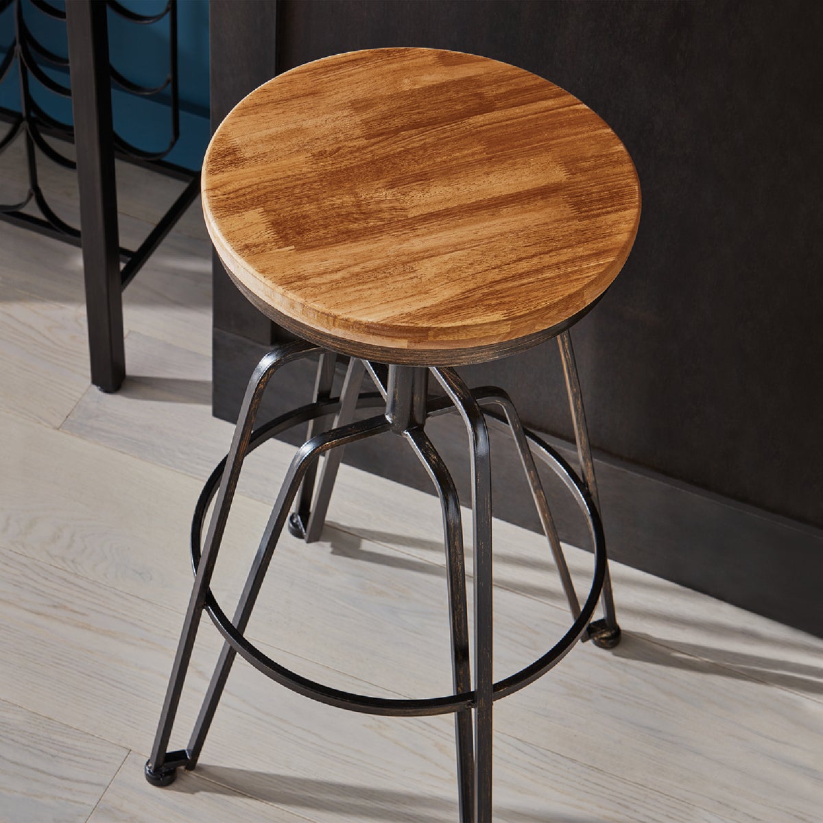Minwax Wood Finish VOC Penetrating Stain, Gunstock, 1 Gal. Image 5