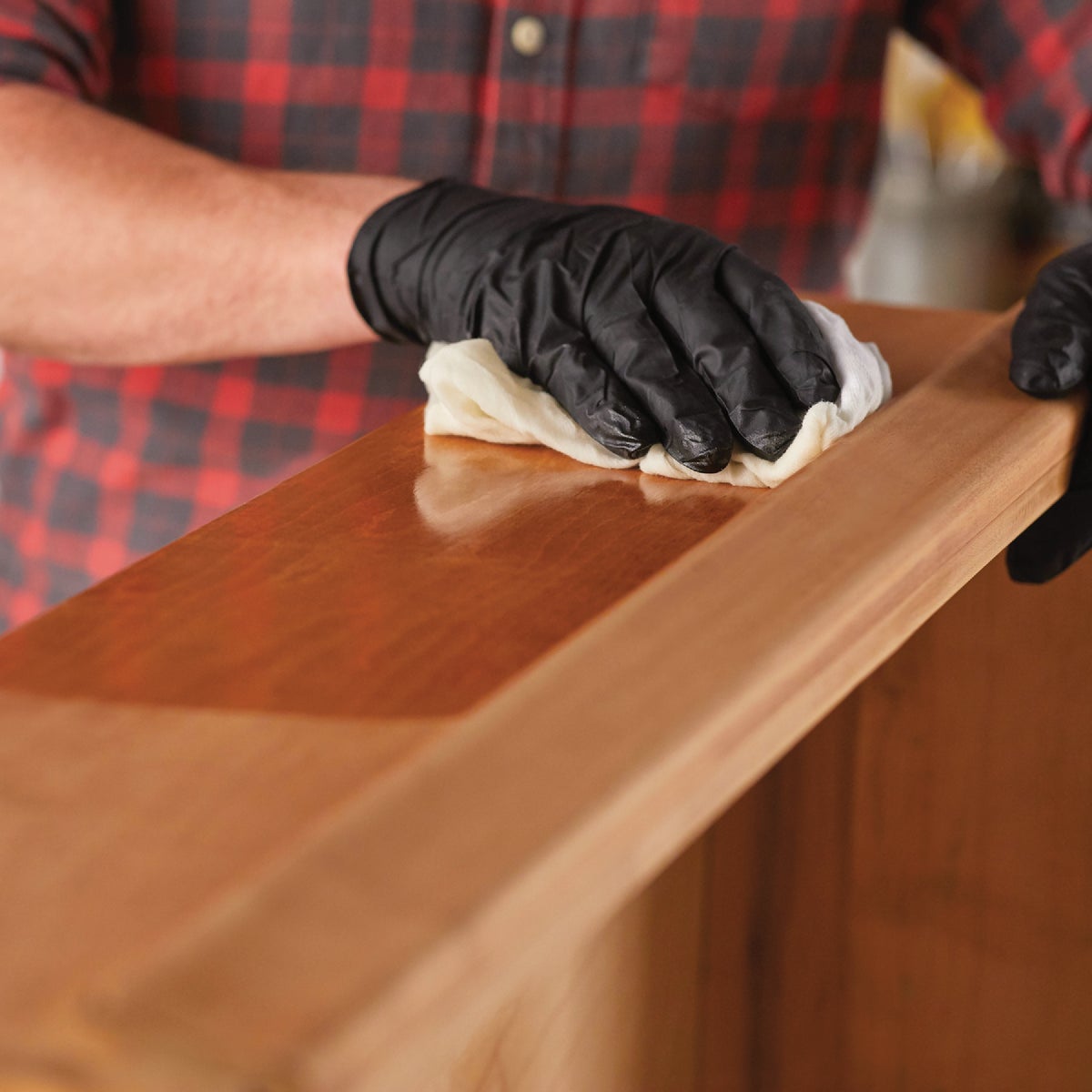 Minwax Warm Gloss Wipe-On Interior Polyurethane, 1 Qt. Image 2