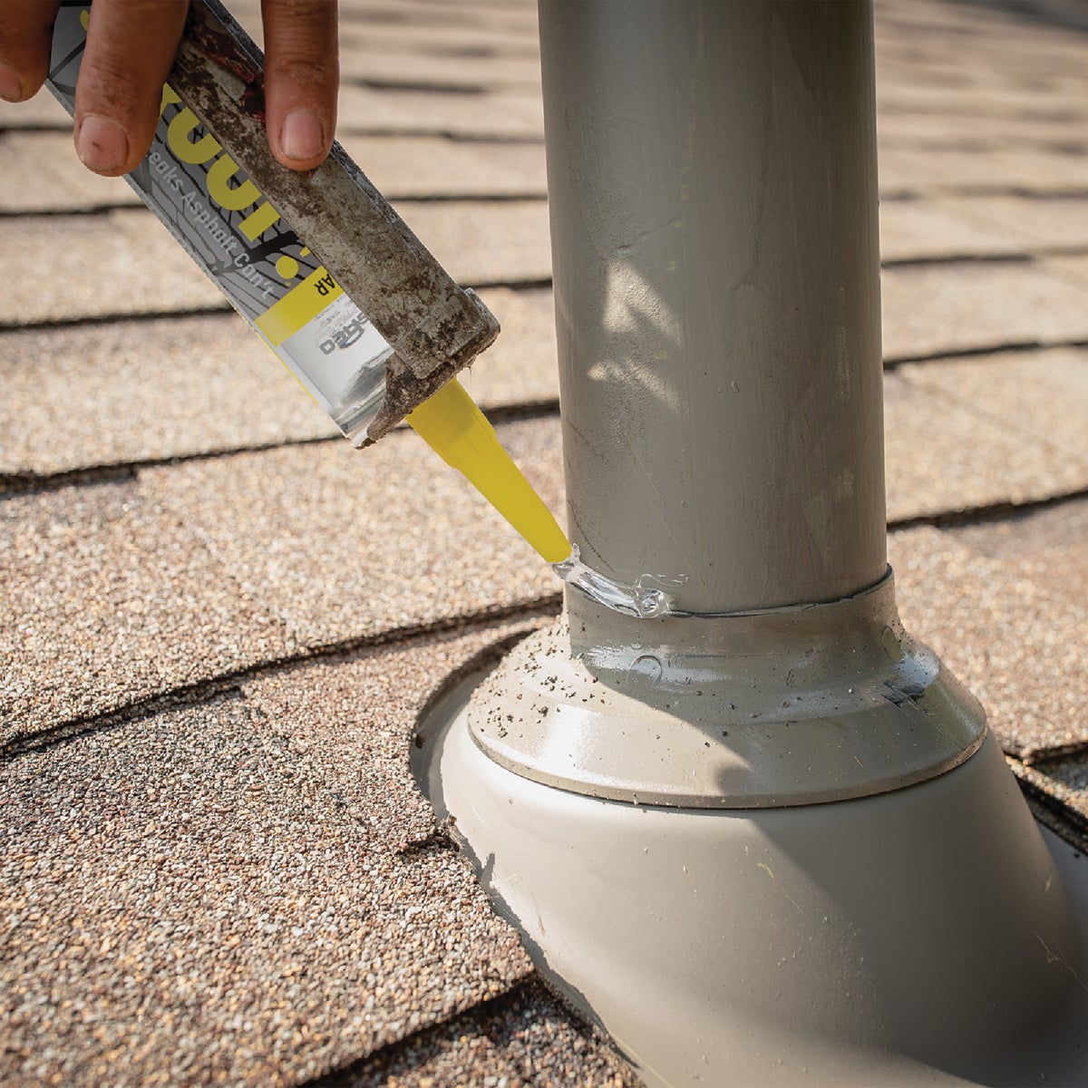 Through the Roof! 10.5 Oz. Black Roof Sealant Image 5