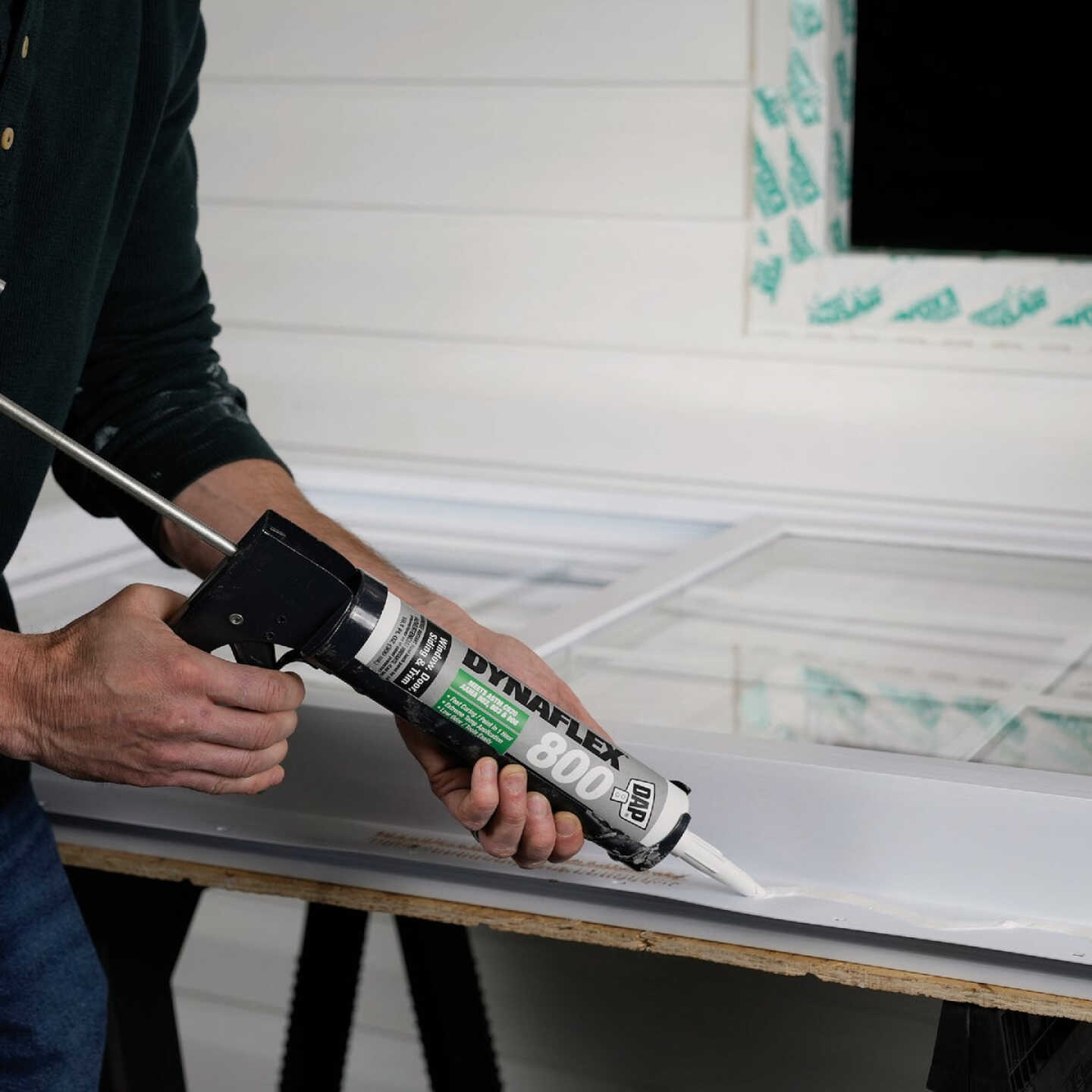 DAP Dynaflex 800 10.1 Oz. Advanced Window, Door, Siding, & Trim Polymer Sealant - Light Bronze BR114 Image 3