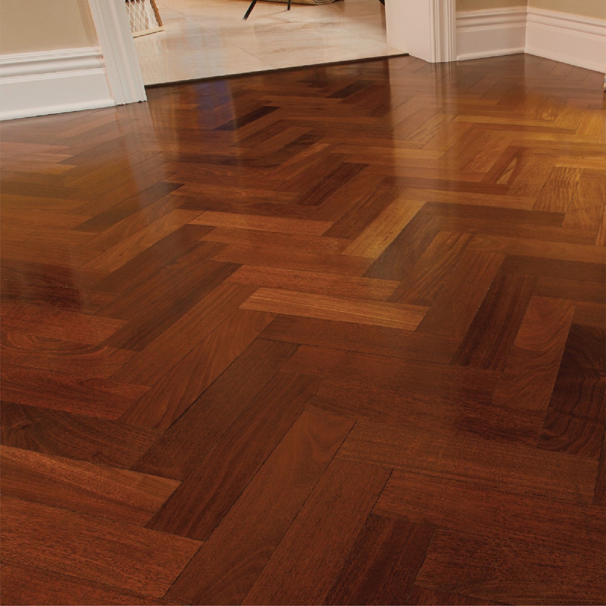 Minwax Satin Super Fast-Drying Polyurethane For Floors, 1 Gal. Image 3