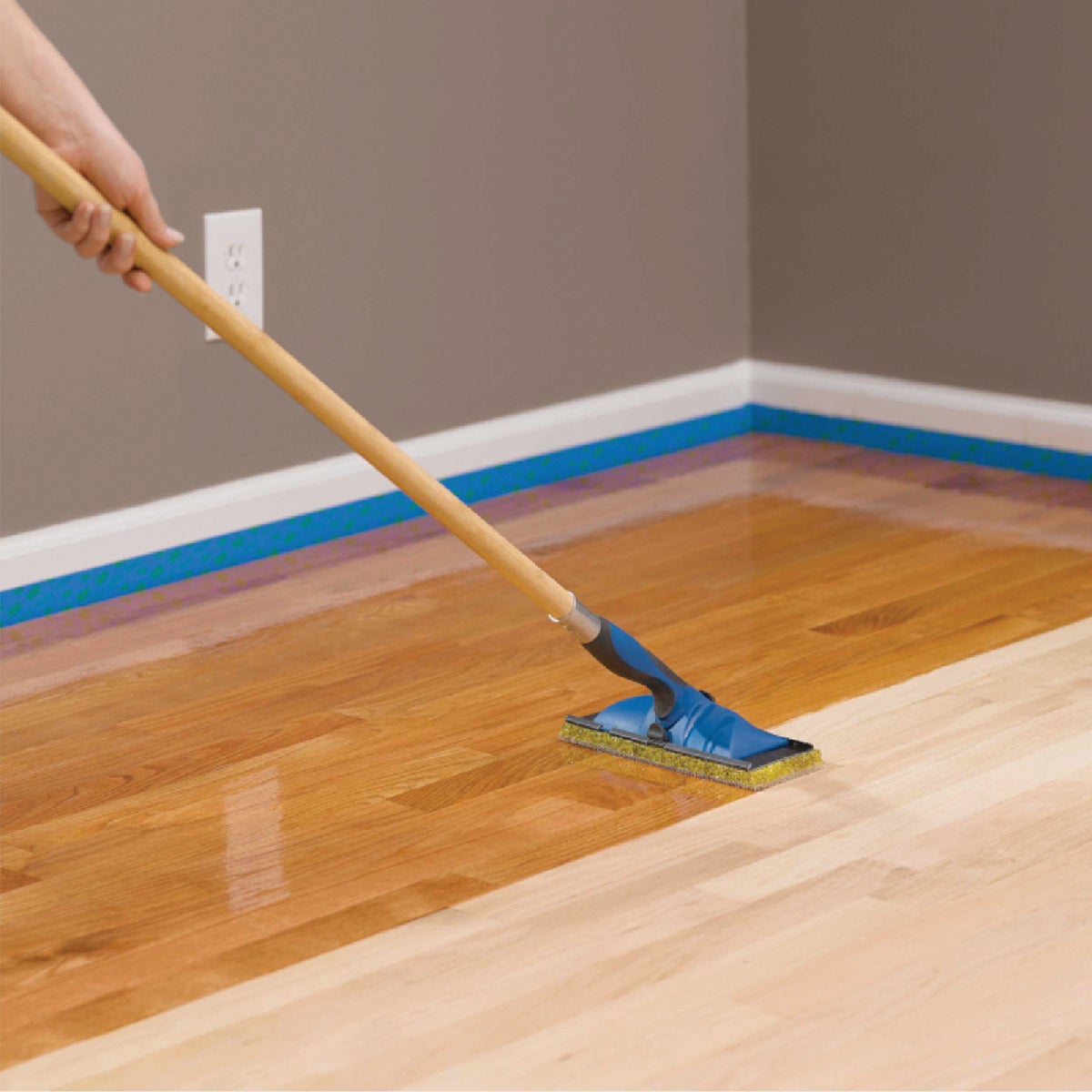 Minwax Satin Super Fast-Drying Polyurethane For Floors, 1 Gal. Image 2