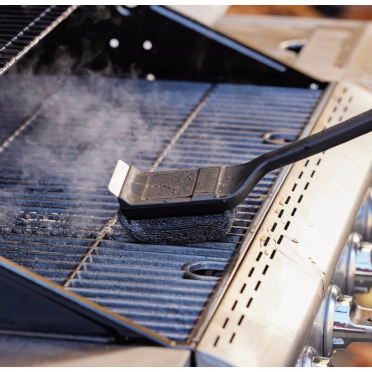 Scrub Daddy Steam Clean BBQ Brush Image 5