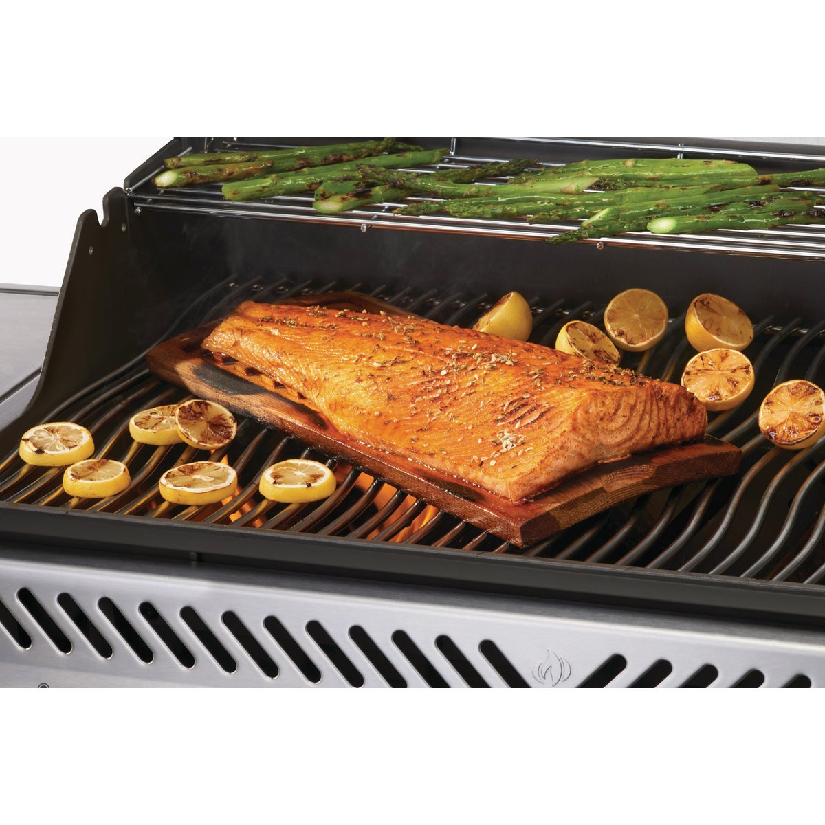 Napoleon Rogue Pro 625 5-Burner LP Gas Grill with Infrared Side Burner, Stainless Steel Image 3