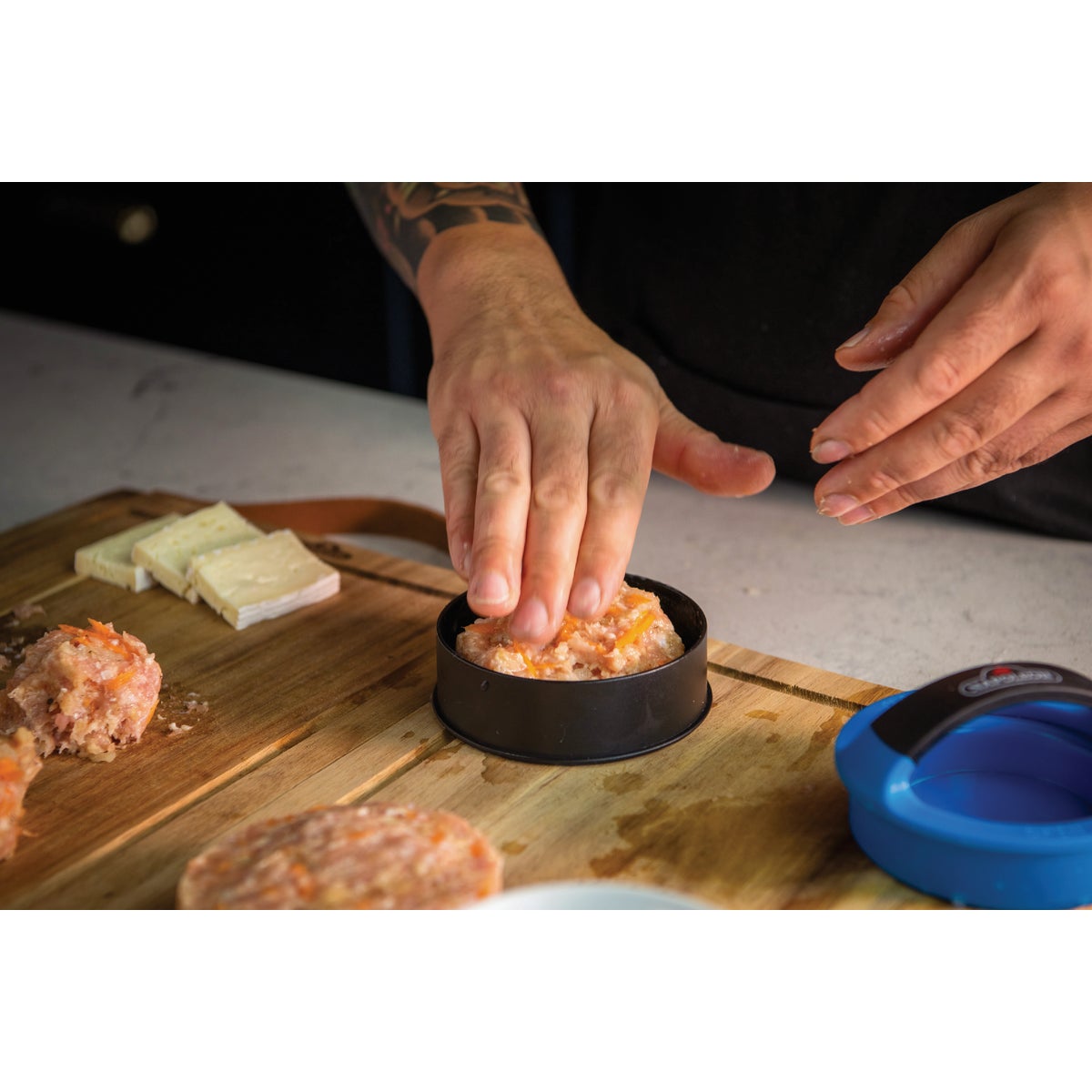 Napoleon Gourmet Burger Press Kit Image 2