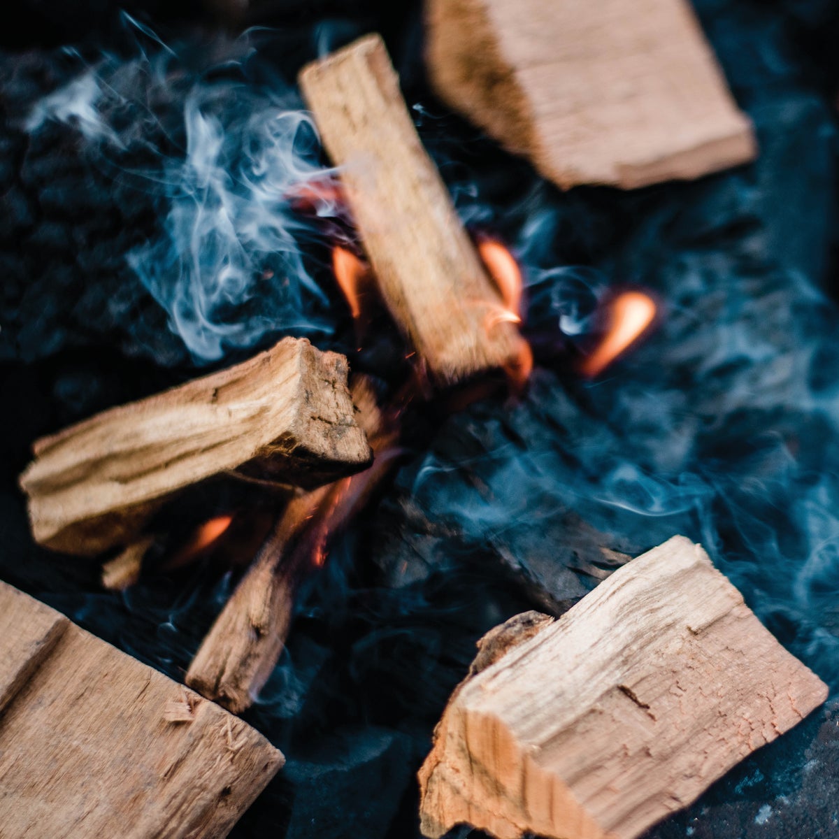 Western 500 Cu. In. Mesquite Wood Smoking Chunks Image 2