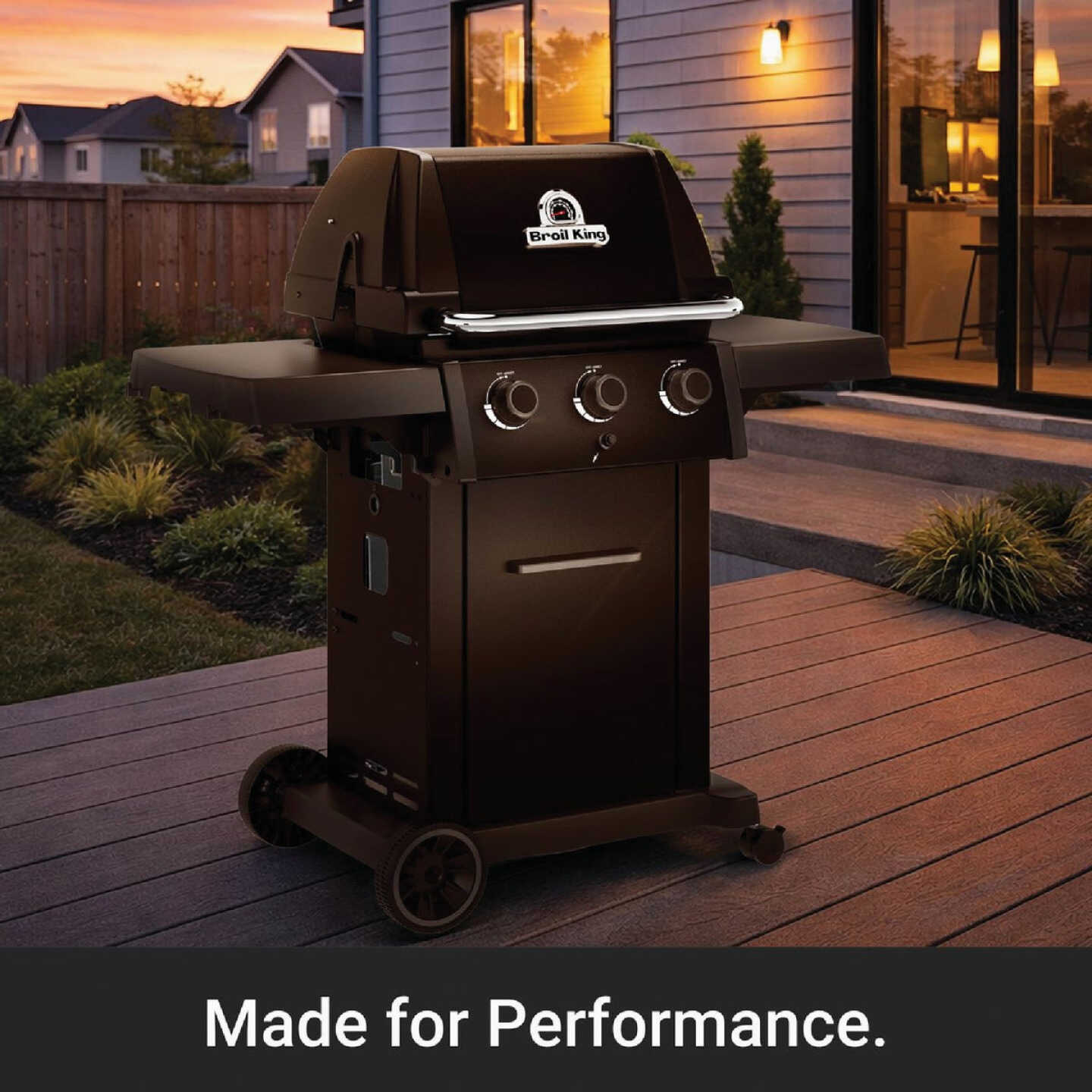 Broil King Royal 320 Shadow LP Grill Image 4