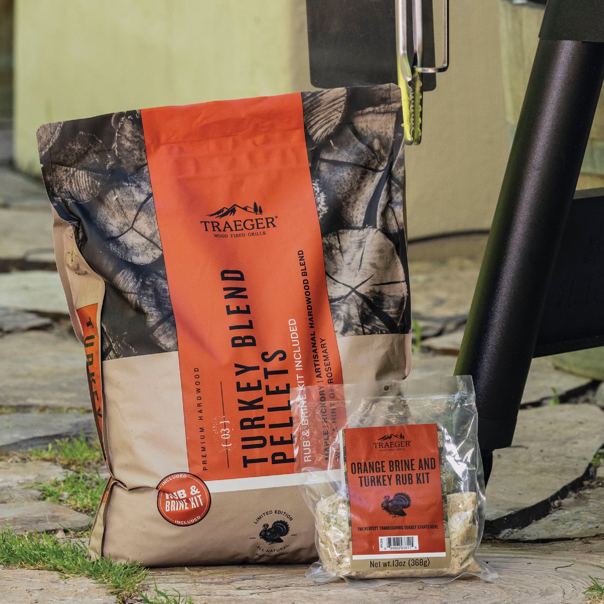 Traeger 18 Lb. Turkey Pellet & Brine Kit Image 4