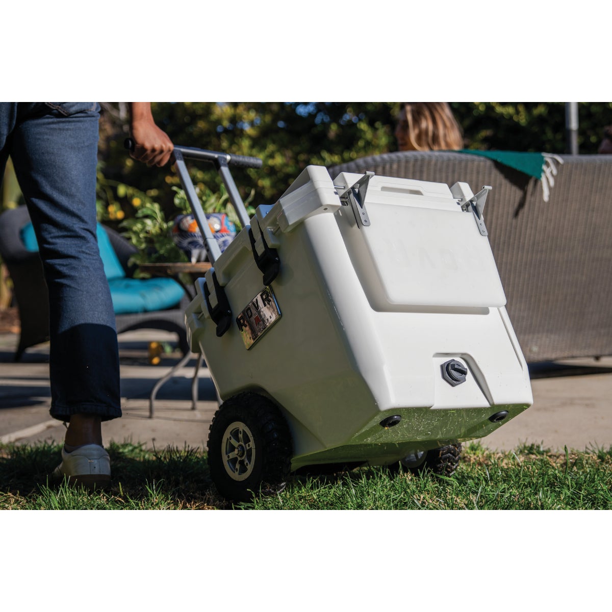 RollR 30 Qt. Wheeled Hard Cooler, Powder Image 3