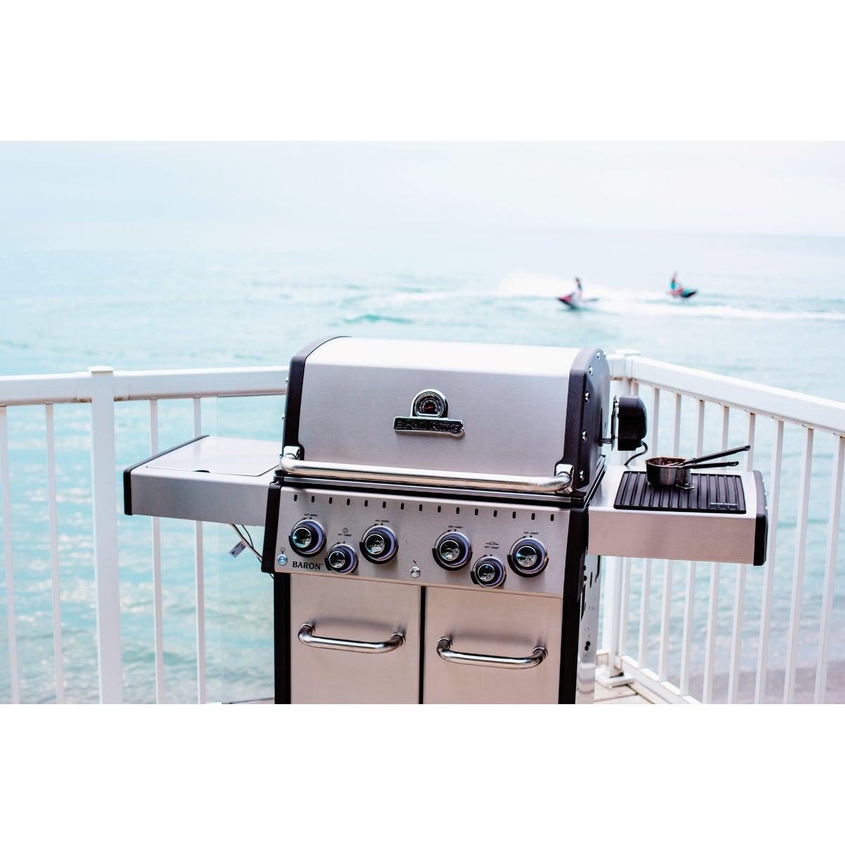 Broil King Baron S 490 PRO IR LP Grill Image 3