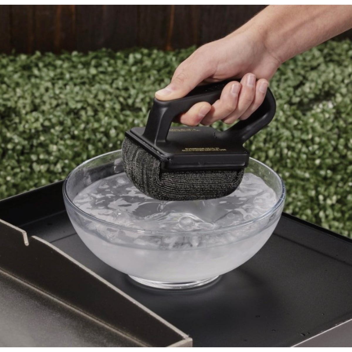 Scrub Daddy XL Griddle Steam Clean Brush Image 2