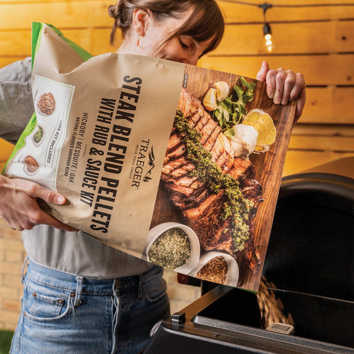 Traeger 18 Lb. Ultimate Steak Blend All-Natural Wood Grilling Pellets with Rub & Sauce Kit Image 5