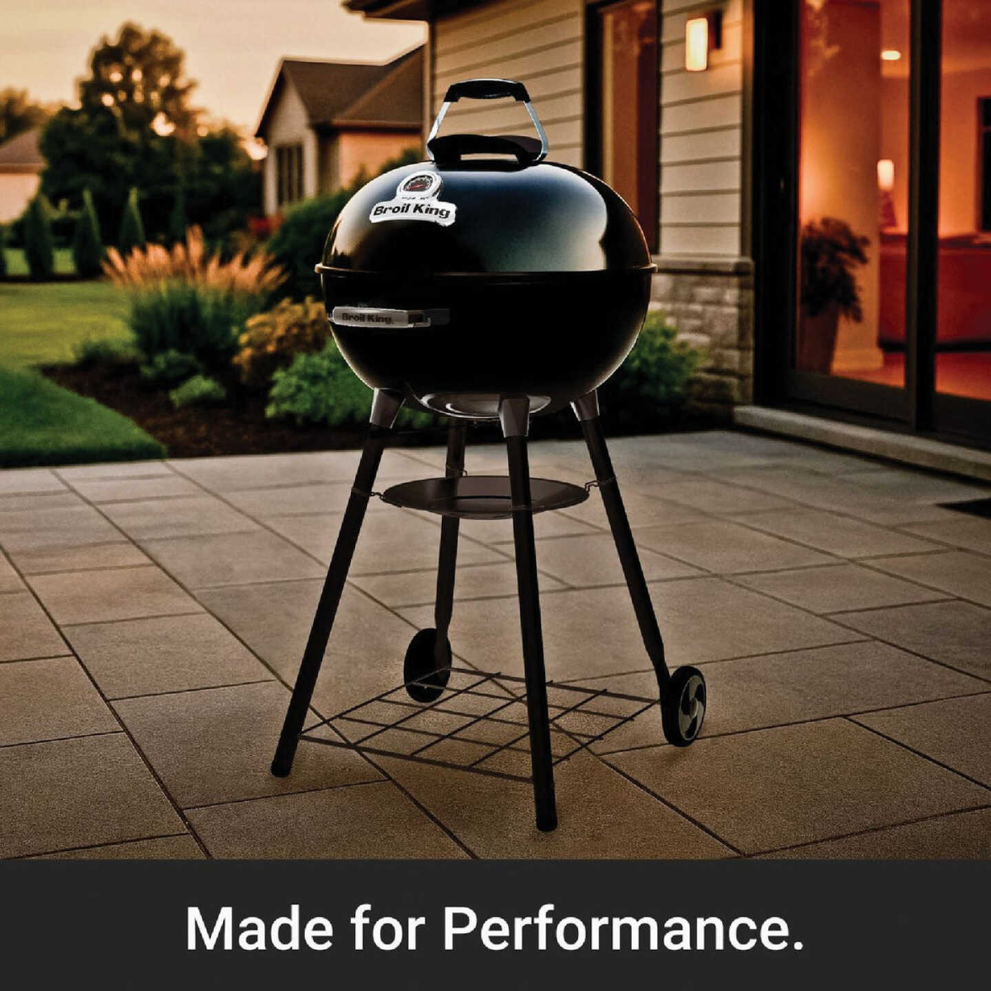 Broil King 22.5 In. Basic Kettle Grill Image 4