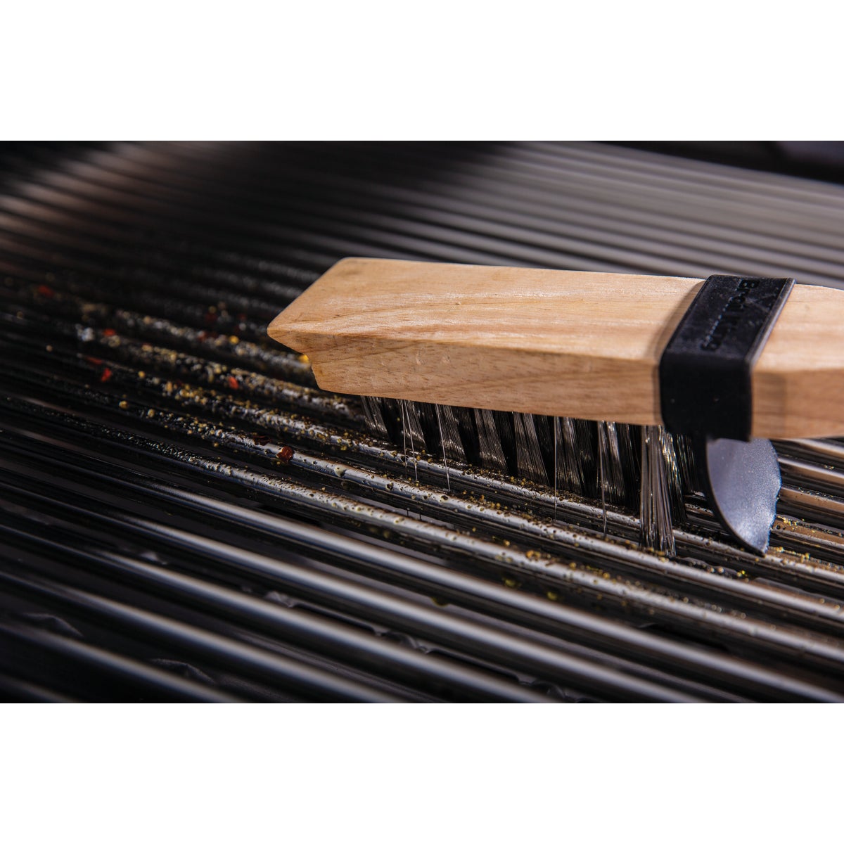 Broil King 21 In. Stainless Steel Bristles Heavy-Duty Grill Cleaning Brush Image 2