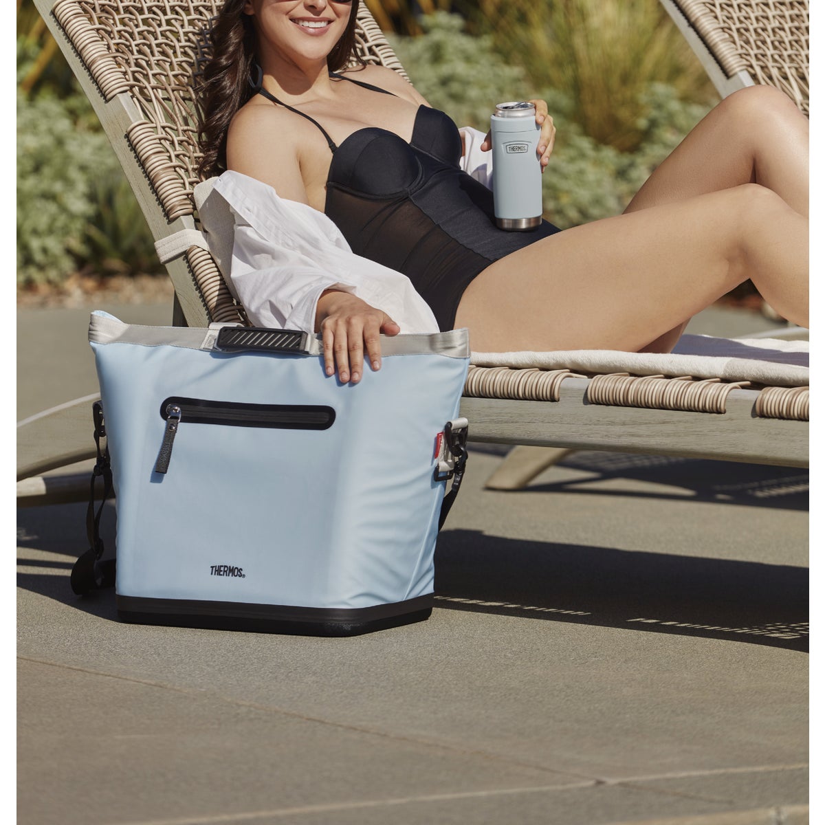 Thermos 30-Can Soft Side Cooler, Glacier Image 5