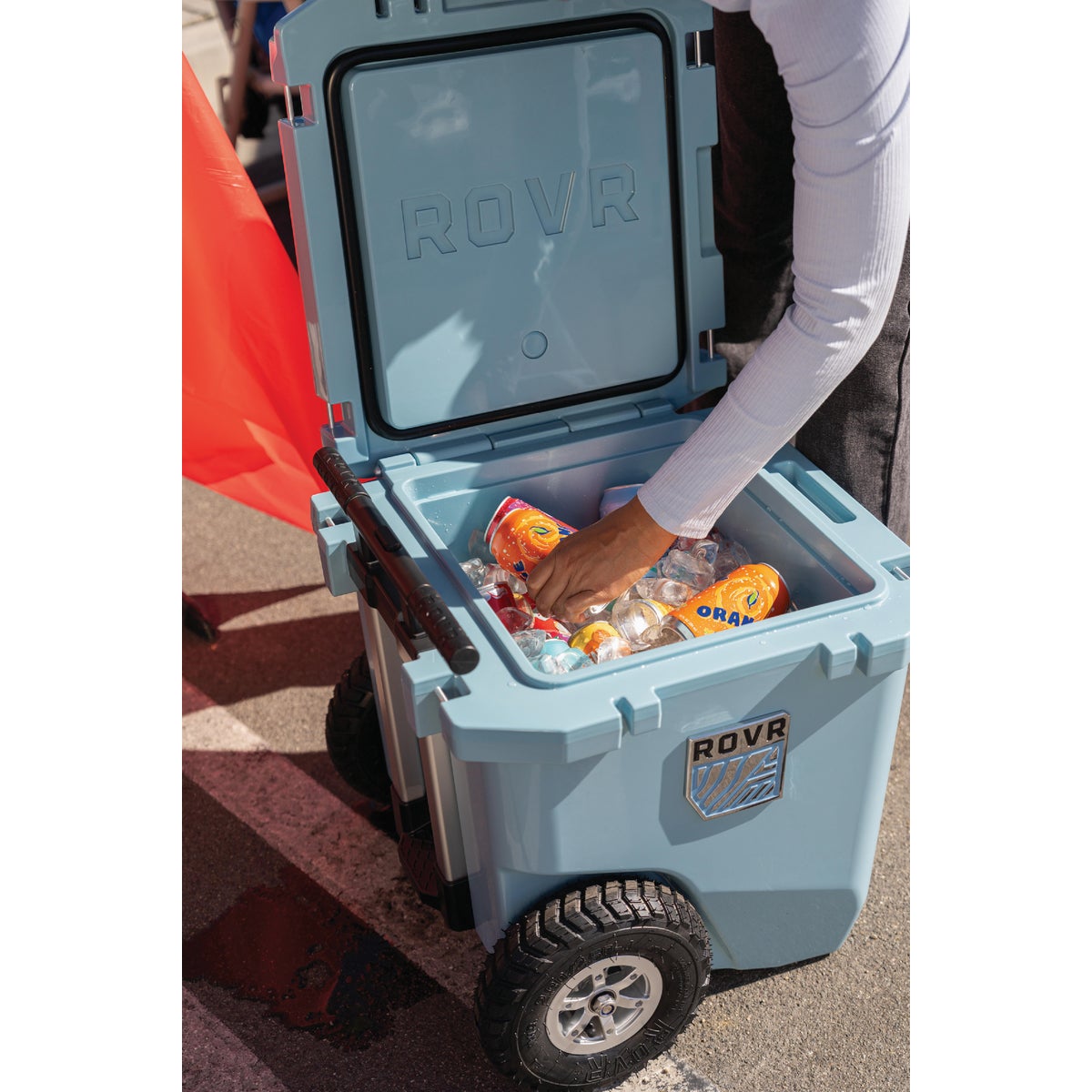 RollR 30 Qt. Wheeled Hard Cooler, South Pacific Image 3