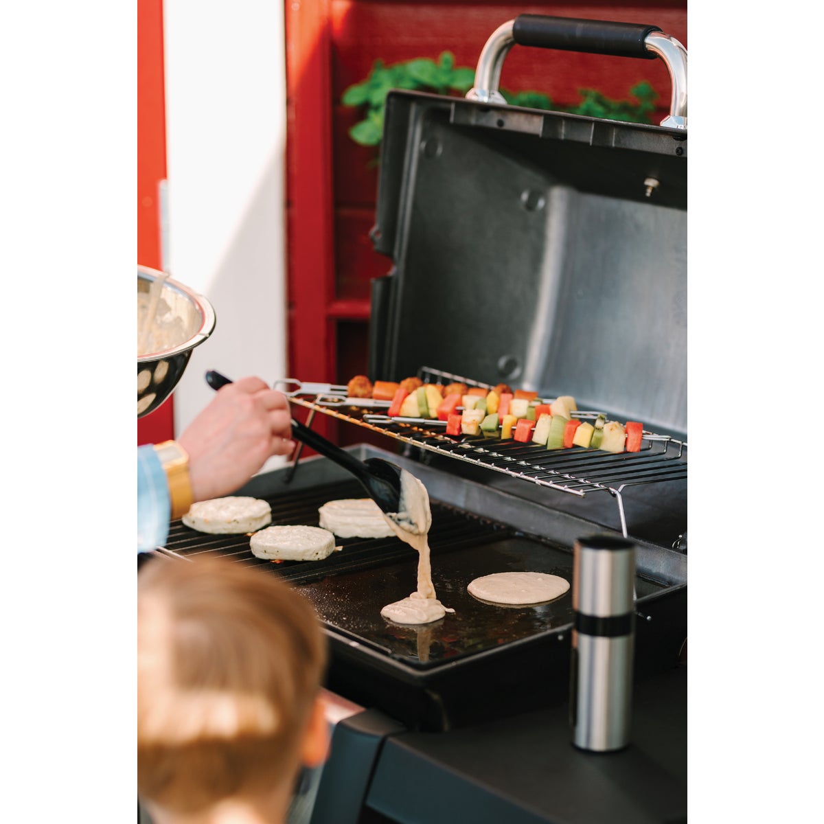 Broil King Gem 310 3-Burner Black 24,000 BTU LP Gas Grill Image 3
