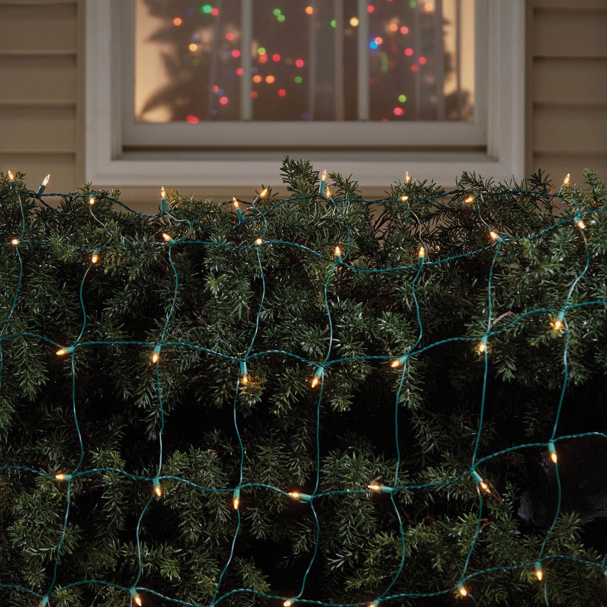 SYLVANIA 100 Lt Staylit Traditional Glow Glass Mini LED 4'x6'  Warm White Net Image 1